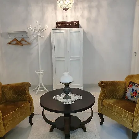 Neitsytniemen Kartanohotelli Hotel *