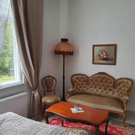 Neitsytniemen Kartanohotelli * 伊马特拉