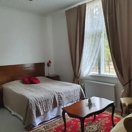 Neitsytniemen Kartanohotelli * 伊马特拉