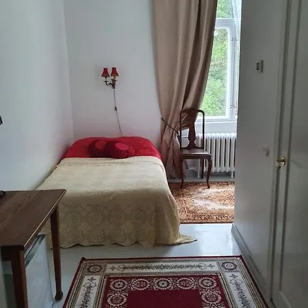 Neitsytniemen Kartanohotelli Hotel *