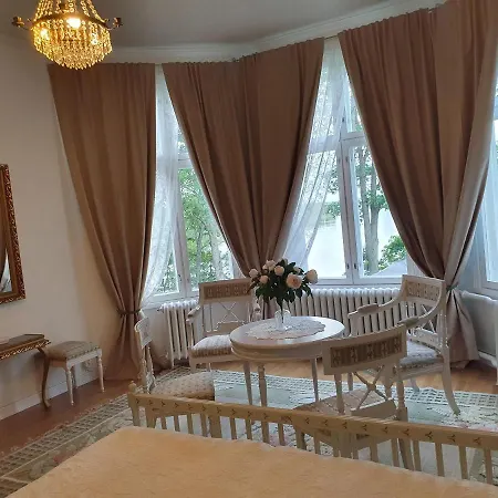 Neitsytniemen Kartanohotelli Hotel *