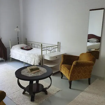 Neitsytniemen Kartanohotelli 伊马特拉