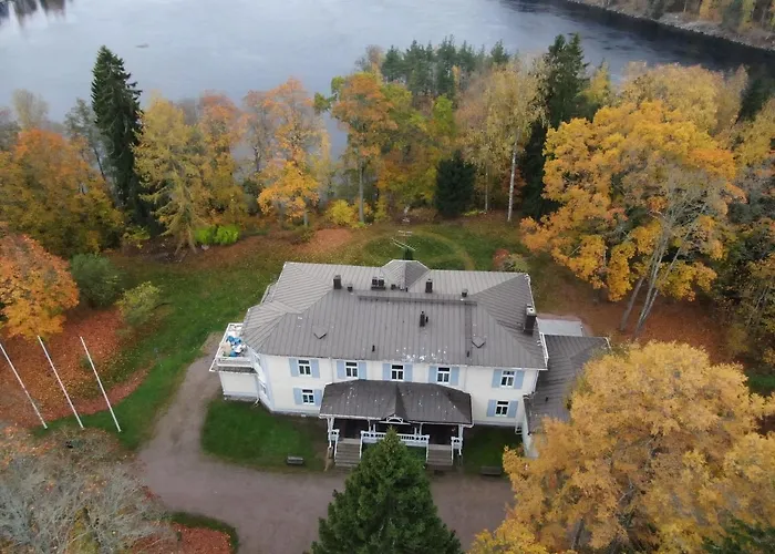 Neitsytniemen Kartanohotelli *