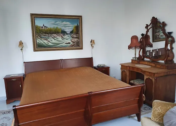 Neitsytniemen Kartanohotelli *