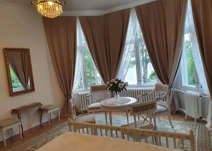 Neitsytniemen Kartanohotelli Ξενοδοχείο *